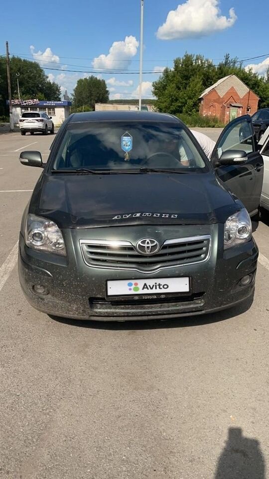 Toyota Avensis: фото владельца