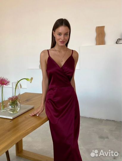 Вечернее платье бордовое