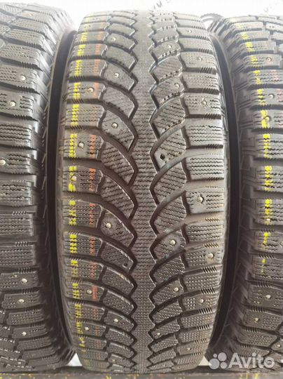 Bridgestone Blizzak Spike-01 195/65 R15 95T