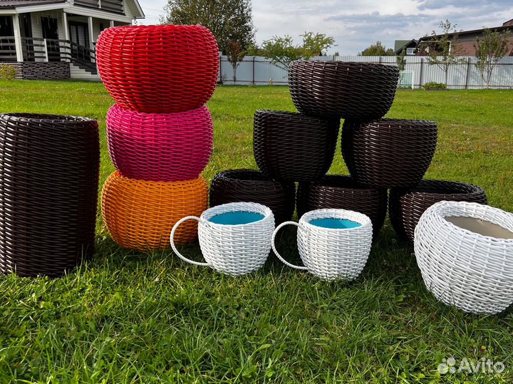 Кашпо из ротанга, подставка под елку, дровницы