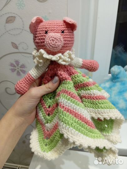 Вязанный комфортер Свинюшка