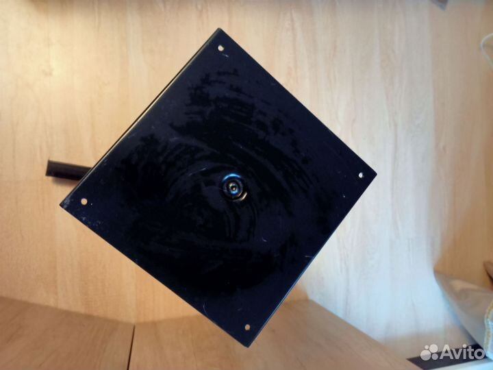 Стойки для студийных мониторов