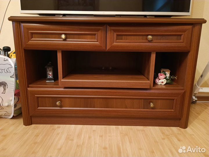 Тумба под телевизор бу