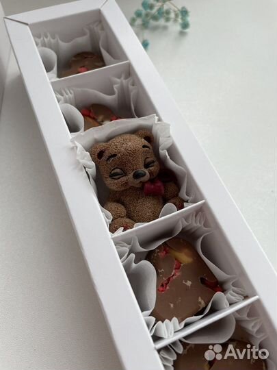 Шоколадные конфеты и букеты в подарок