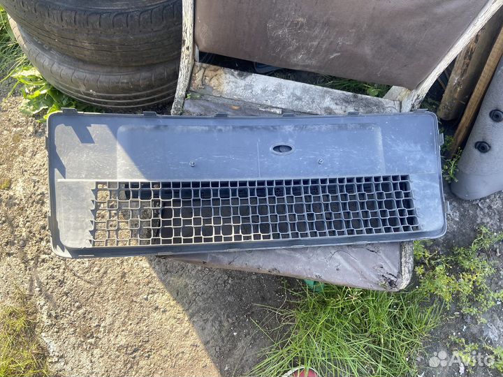 Решетка бампера нижняя Ford Fusion