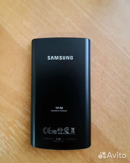 MP3-плеер Samsung YP-R0 (Black)