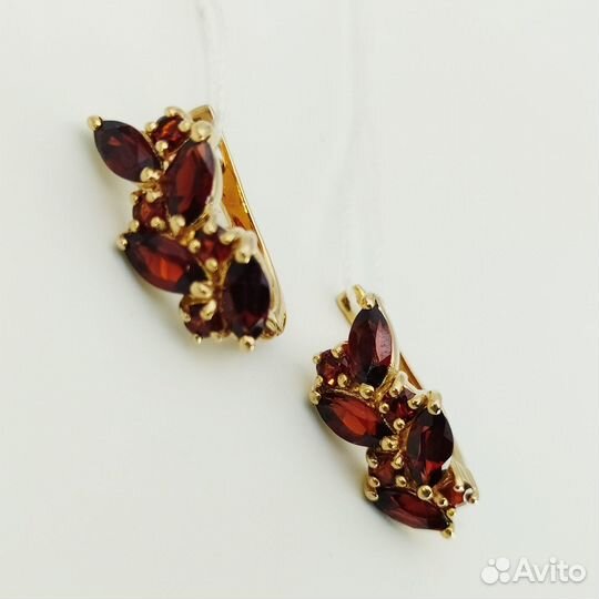 Серьги с синтетическим камнем Золото