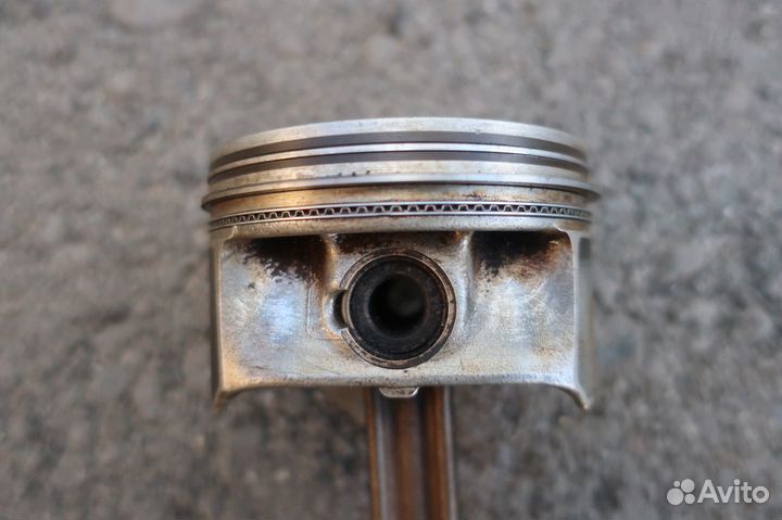 Поршень с шатуном VW Polo MK4 1,4 - Skoda Fabia