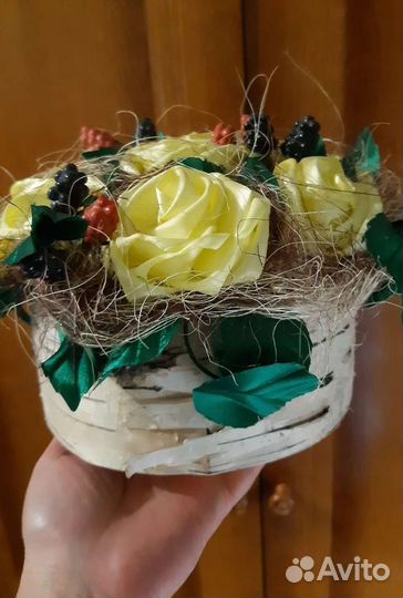 Композиция из цветов ручной работы