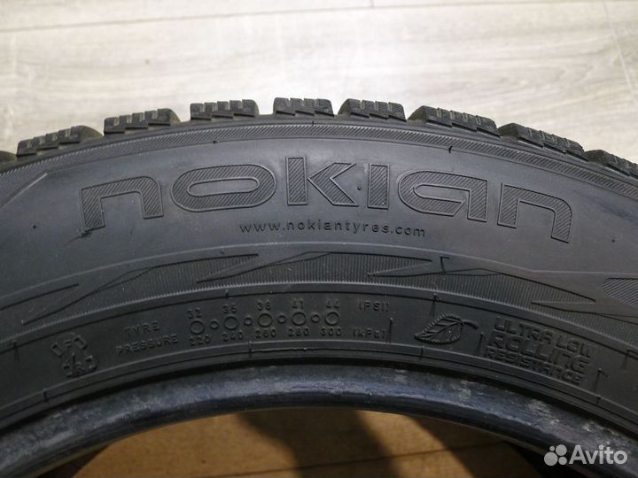 Nokian Tyres Hakkapeliitta R2 SUV 215/60 R17 100R