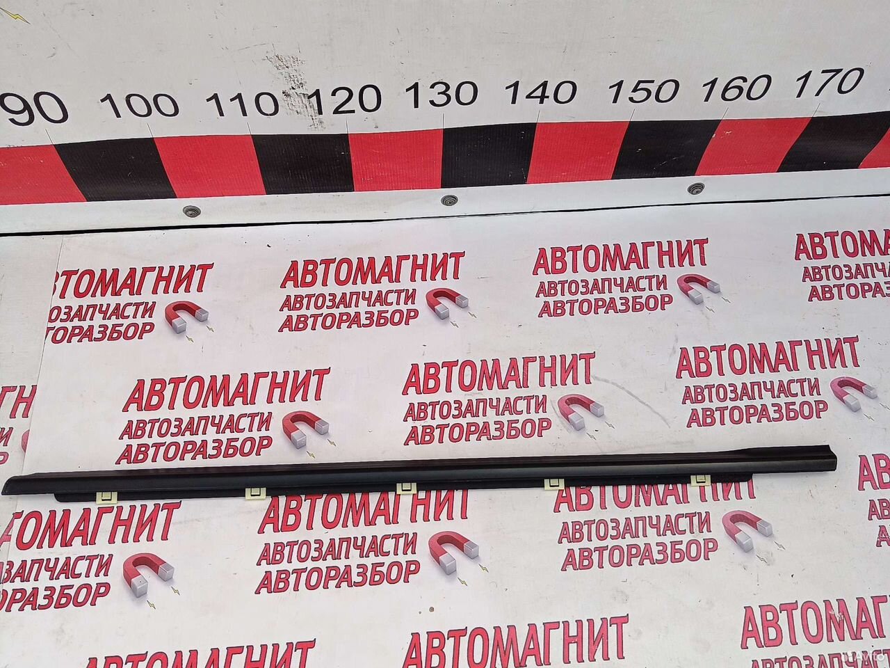 Молдинг двери передней левой Киа Соул 2 PS 13-19г