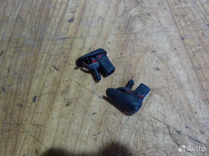 Форсунка омывателя лобового стекла Jaguar X-type