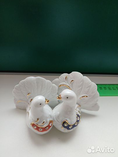 Фарфоровая статуэтка 