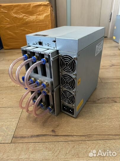 Asic Antminer S19Pro 110Th на водоблоках Vnish