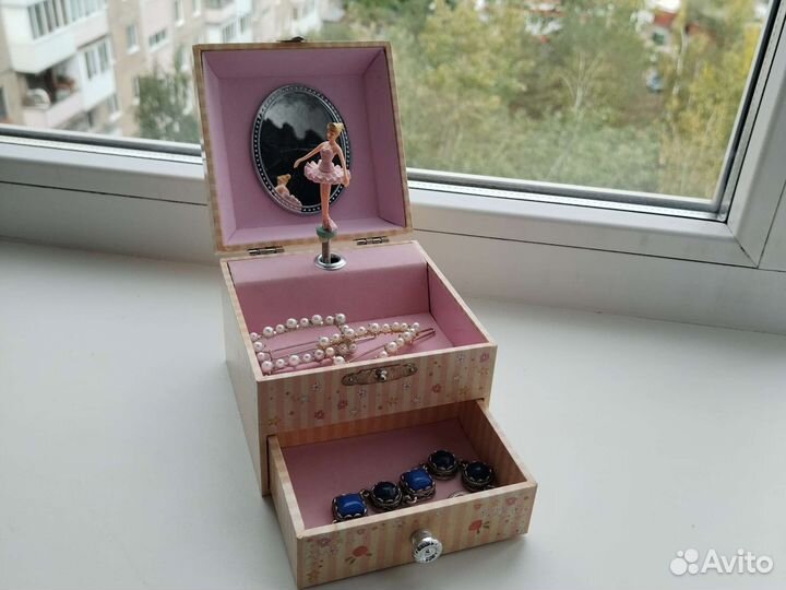 Шкатулка для украшений, музыкальная