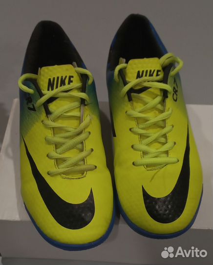 Футбольные бутсы nike