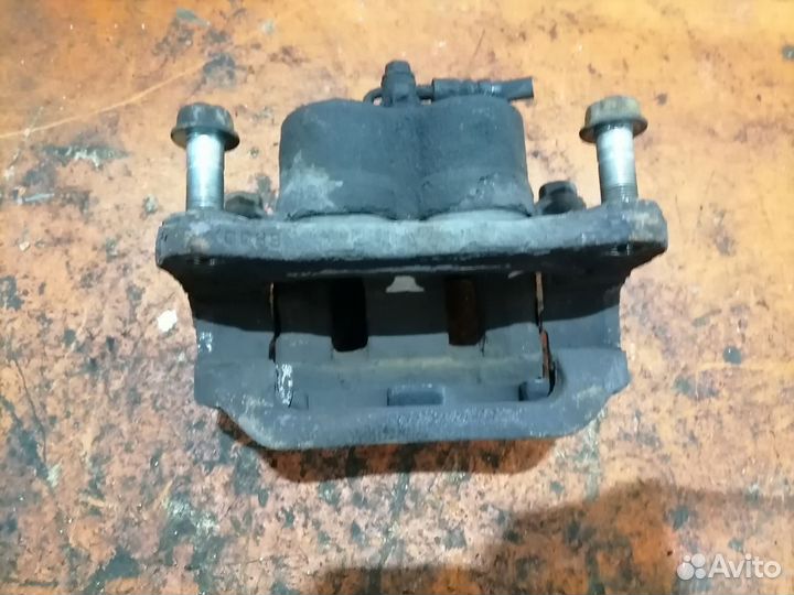 Суппорт передний правый Mazda CX 7 2007-2012