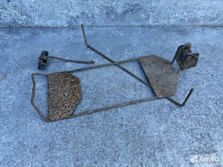 Кронштейн запасного колеса Volkswagen Caddy 2 9K