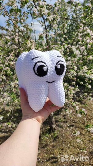 Вязаный зубик