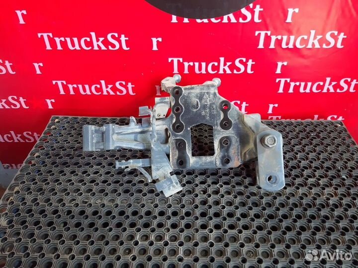 Кронштейн рессоры задний левый Daf XF106