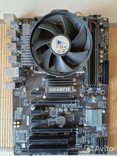 Материнская плата с процессом и памятью