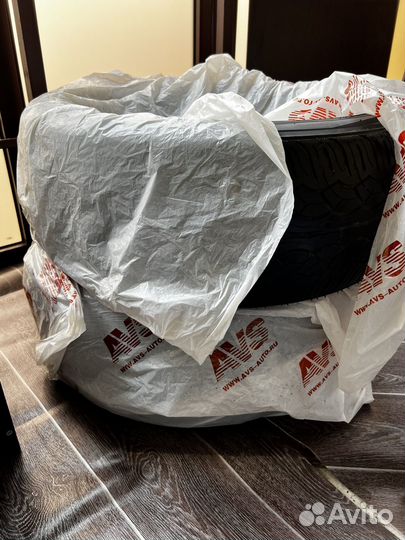 Yokohama Parada Spec-X 245/45 R20 V