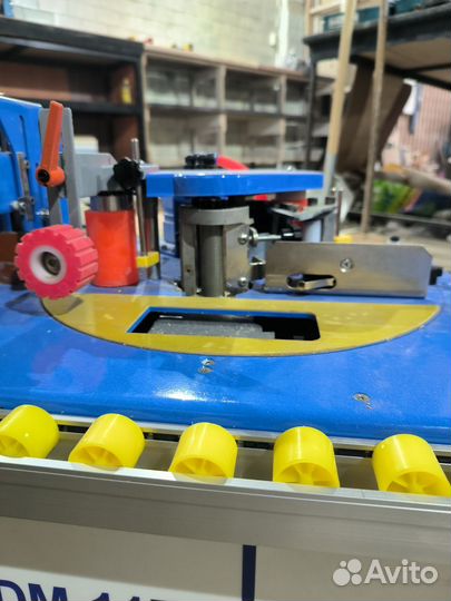 Кромкооблицовочный станок deltamachinery DM-117 c