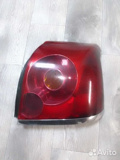 Стоп сигнал Тойота Авенсис