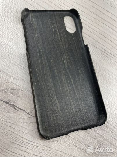 Деревянный чехол на iPhone X