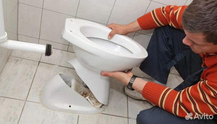 Услуги сантехника. Установка унитаза