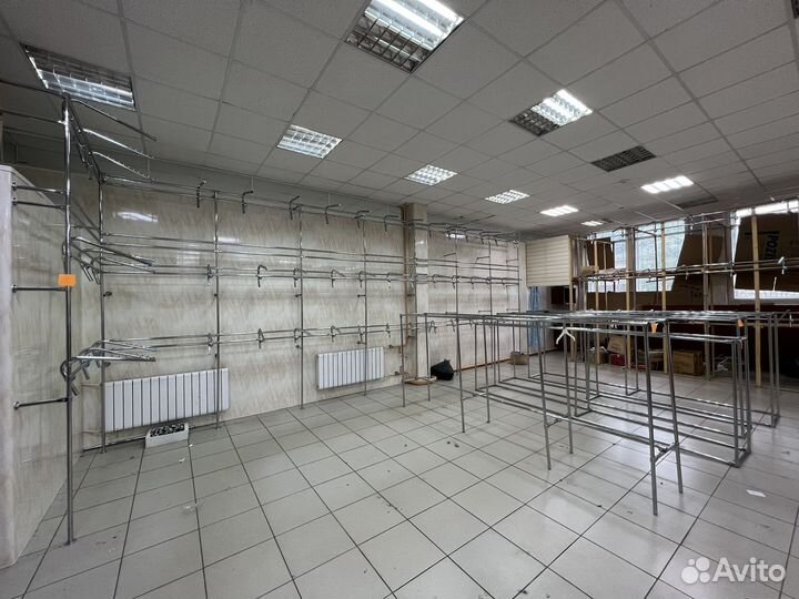 Оборудование для магазина одежды