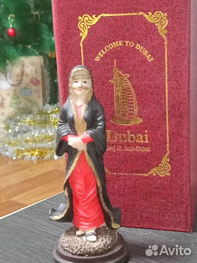 Настольная фигурка