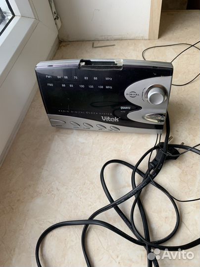 Радиочасы vitek
