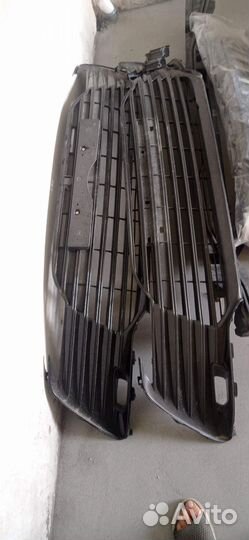 Решетка Камри 75