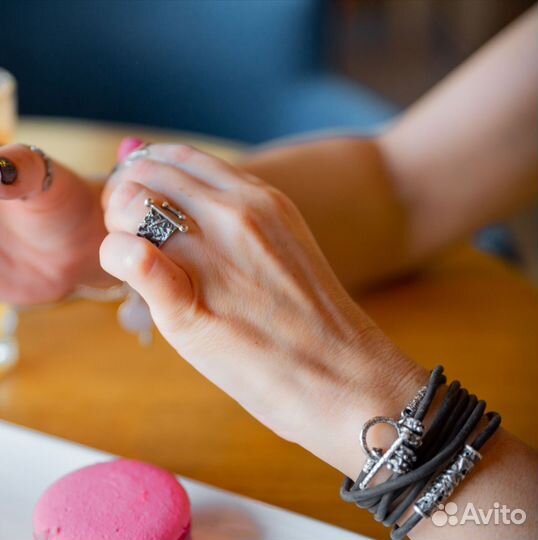 Кожаный браслет