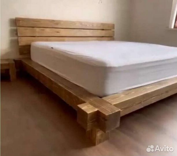 Кровать из массива