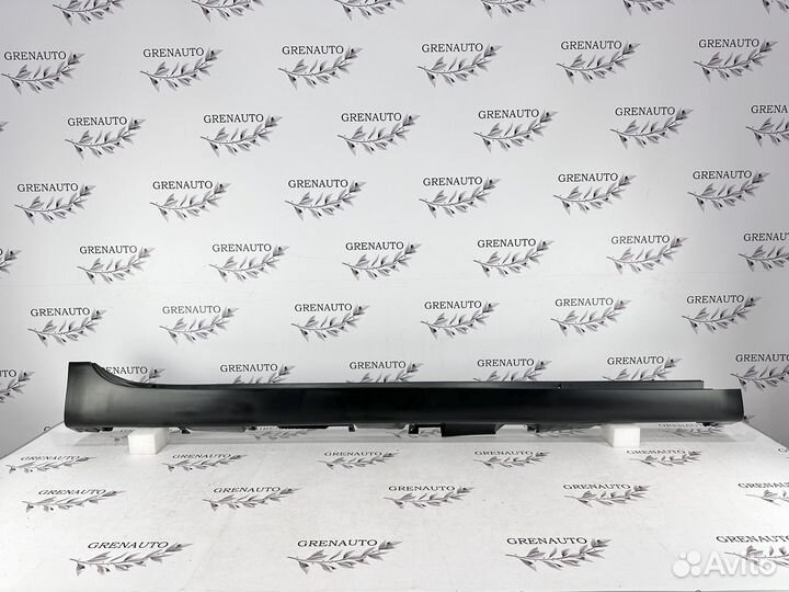 Порог накладка правый Toyota Camry 40 2006-2010г