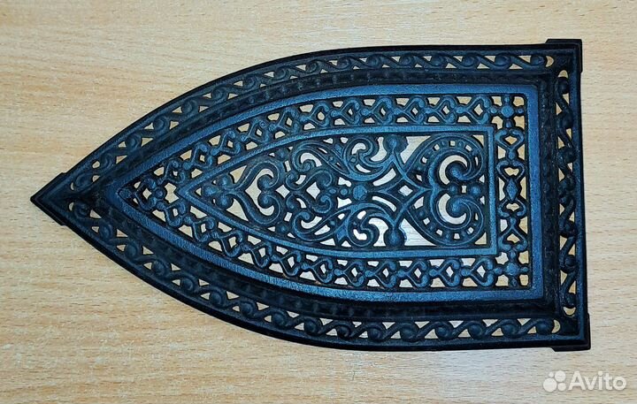 Подставка под утюг. Чугун