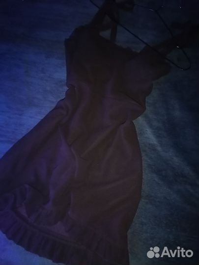 Платье с завязками и замком