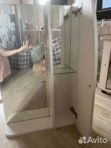 Шкаф навесной в ванную с зеркалом