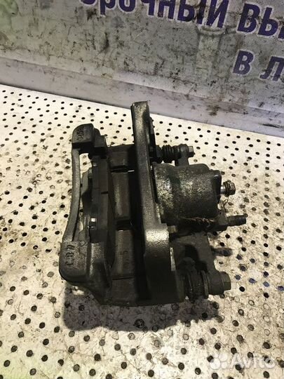 Суппорт передний правый Mazda CX-5 (KE)