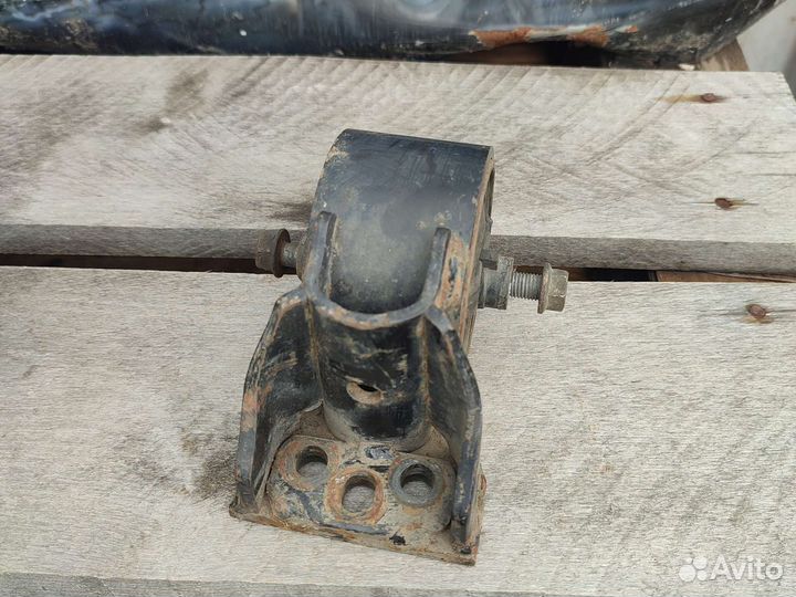 Suzuki baleno подушка двигателя