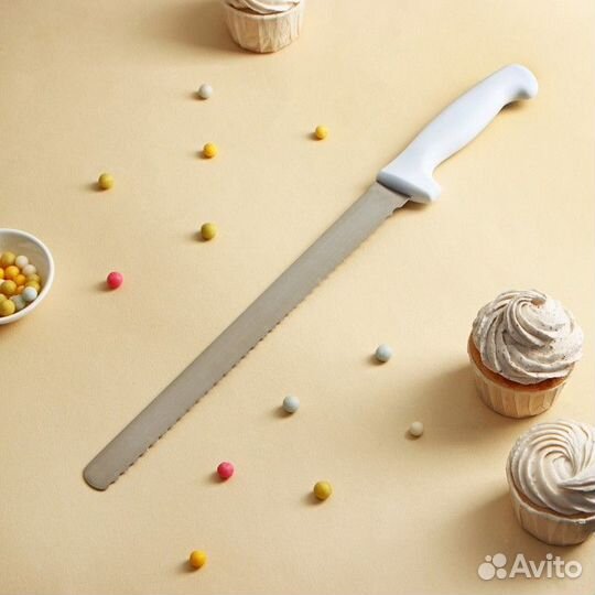 Нож для бисквита, крупные зубчики, ручка пластик