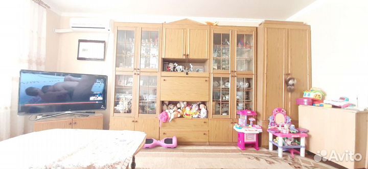 Стенка для дома в гостинную