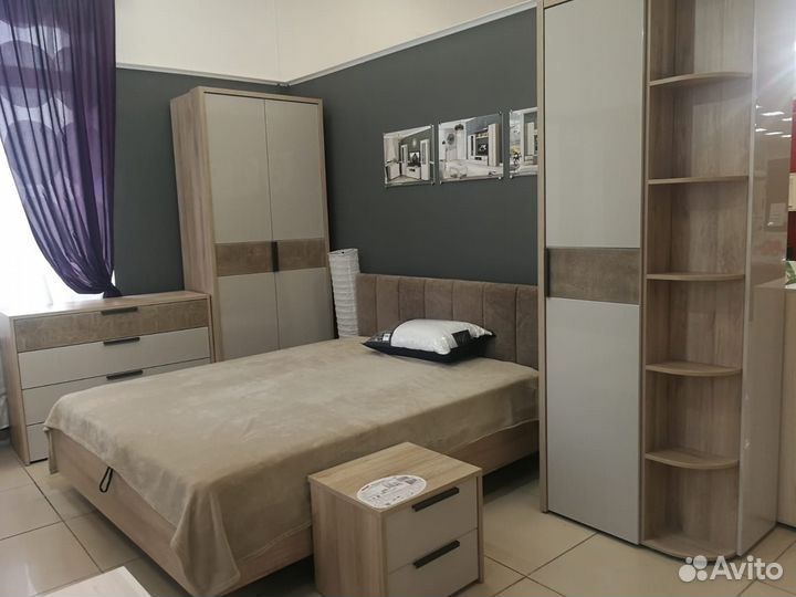 Спальный гарнитур