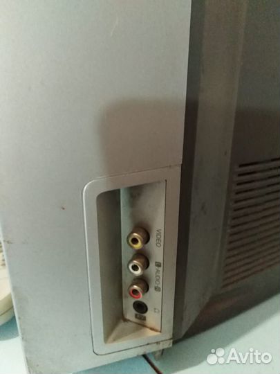 Телевизор LG диагональ 38 см CT-15Q95KE