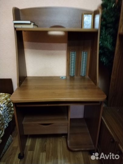 Компьютерный стол