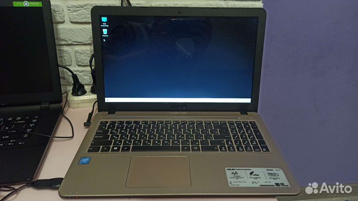 Ноутбук asus X540S