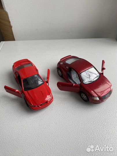 Модели машинок audi TT Coupe и Ford Mustang