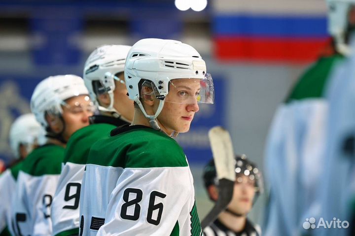 Тренер по хоккею с шайбой